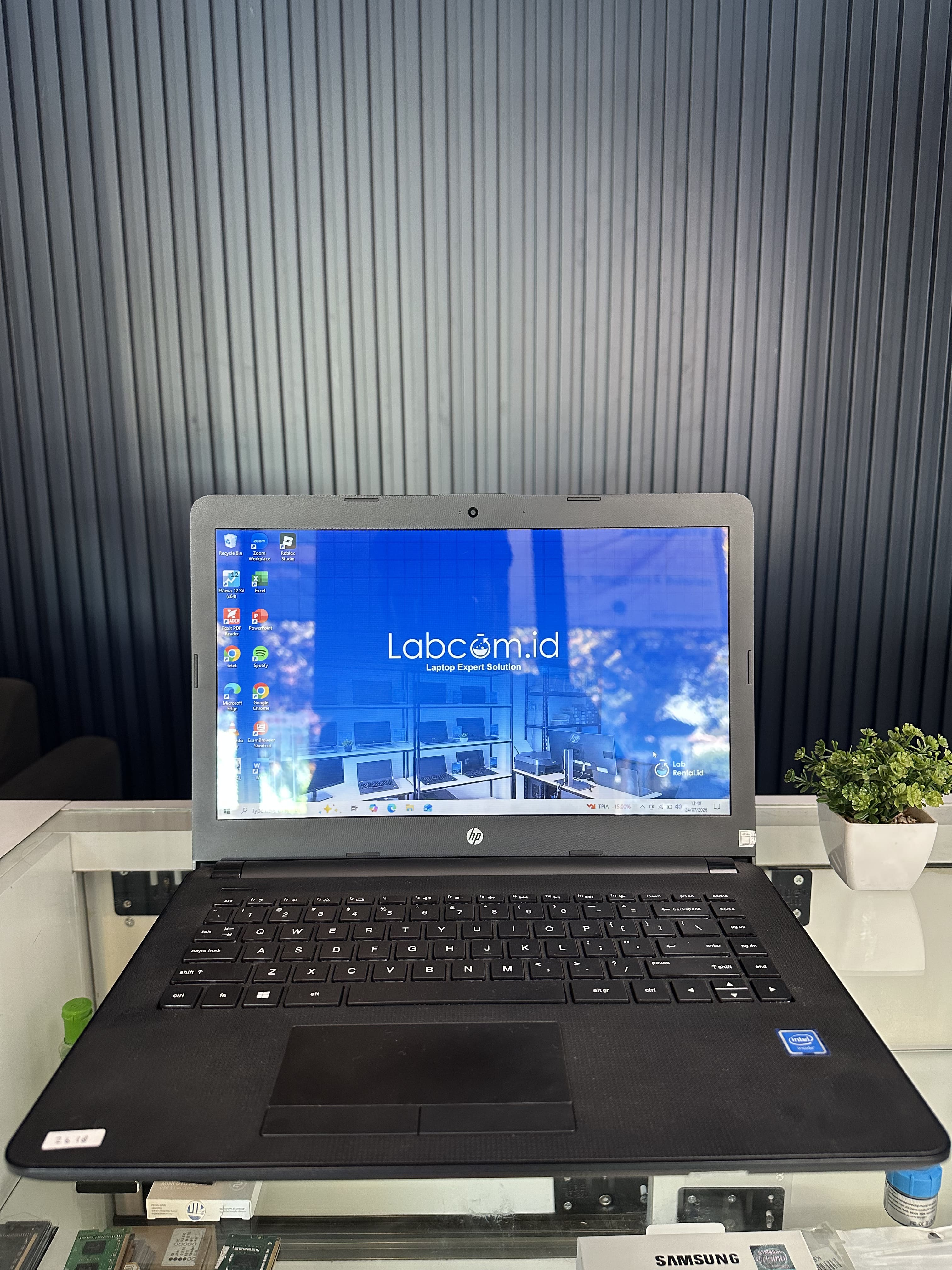 HP 14-s BS709TU Prosesor Intel Celeron N4120 1.10Ghz RAM 4 GB DDR3 up to 16 GB 1333MHz 